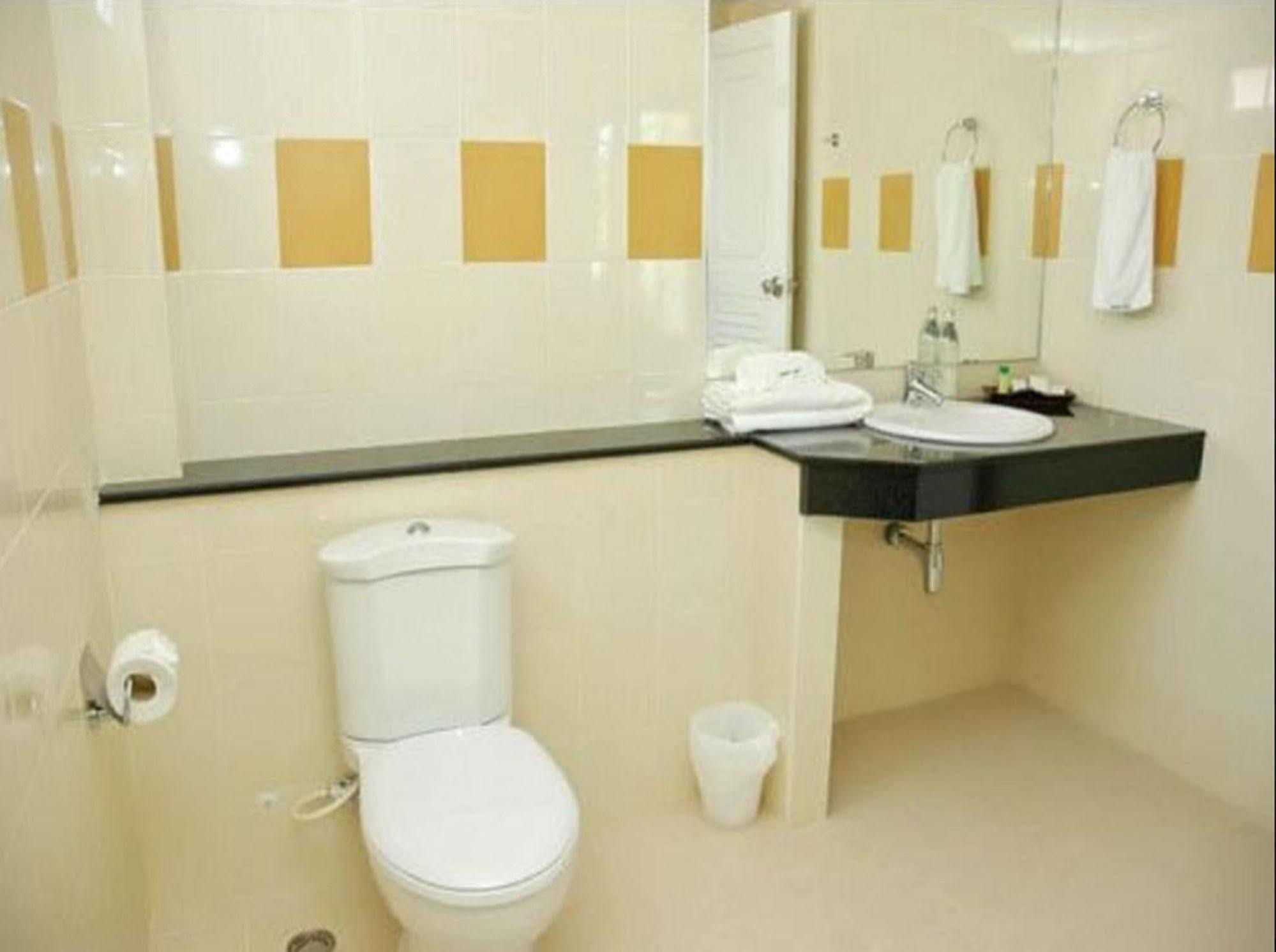 My - Sha Extra Hotell Patong
